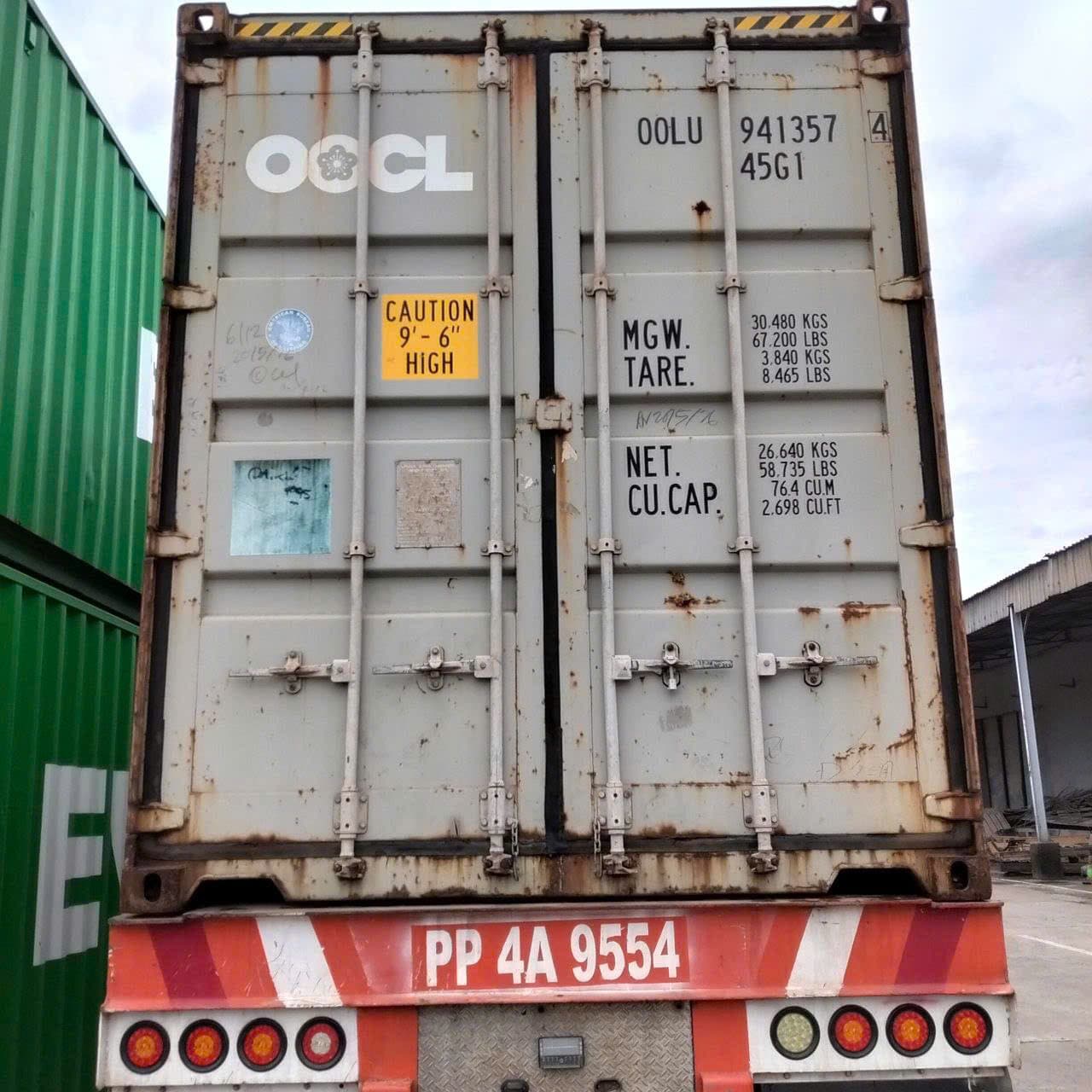 40ft reefer container at Vinh Port (Cua Lo) — 8°C set-point, full document set ready